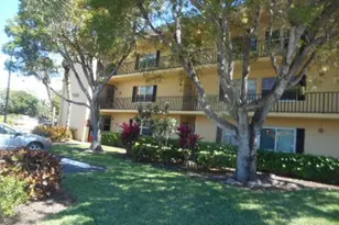 1086 Forest Lakes Dr, Naples, FL 34105 - Photo 1