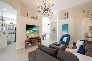 8098 Tauren Ct, Naples, FL 34119 - Photo 4