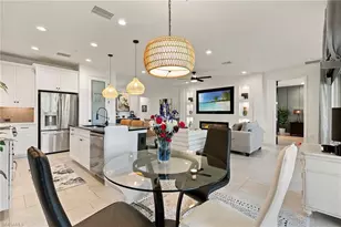 2567 Seychelles Dr, Naples, FL 34112 - Photo 8