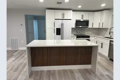 319 Arlington Ave, Fort Myers, FL 33905 - Photo 8