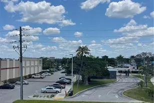 1900 Alamanda Dr, Naples, FL 34102 - Photo 4