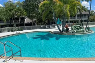 1020 Partridge Cir, Naples, FL 34104 - Photo 2