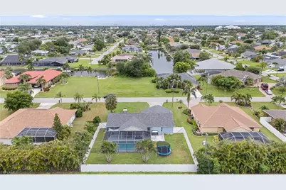 420 SE 10th Ave, Cape Coral, FL 33990 - Photo 38