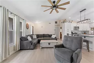 420 SE 10th Ave, Cape Coral, FL 33990 - Photo 8