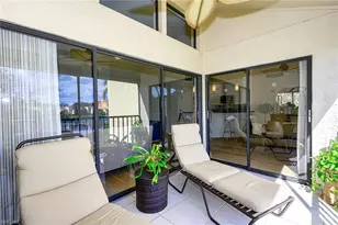 589 Beachwalk Cir, Naples, FL 34108 - Photo 18