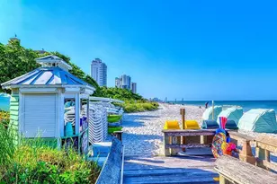 589 Beachwalk Cir, Naples, FL 34108 - Photo 32