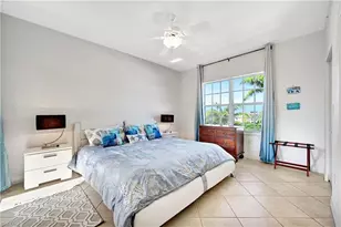 410 Bayfront Pl, Naples, FL 34102 - Photo 10