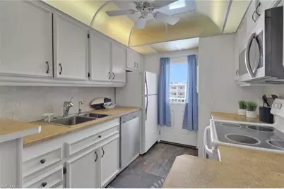 1021 3rd St S #306, Naples, FL 34102 - Photo 6