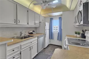 1021 3rd St S, Naples, FL 34102 - Photo 6