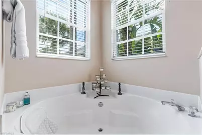 109 Burnt Pine Dr, Naples, FL 34119 - Photo 10