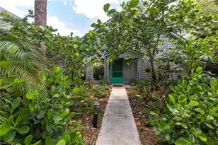 1323 Solana Rd, Naples, FL 34103 - Photo 2