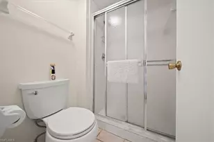 1001 Foxfire Ln, Naples, FL 34104 - Photo 20