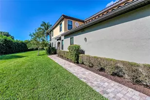 9512 Napoli Ln, Naples, FL 34113 - Photo 4