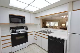 5637 Turtle Bay Dr, Naples, FL 34108 - Photo 6