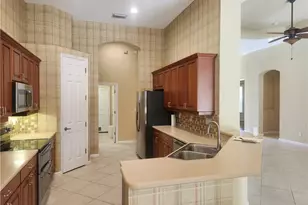 7914 Founders Cir, Naples, FL 34104 - Photo 8