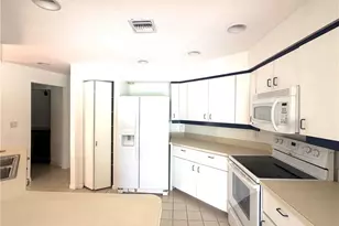 675 Wedge Dr, Naples, FL 34103 - Photo 8