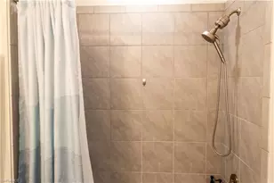 14888 Edgewater Cir, Naples, FL 34114 - Photo 10