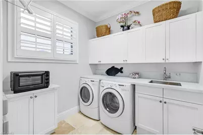 273 Egret Ave, Naples, FL 34108 - Photo 20