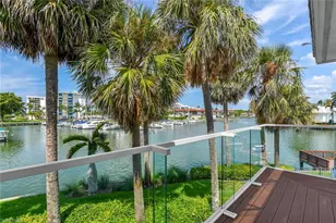 215 Mooring Line Dr, Naples, FL 34102 - Photo 44