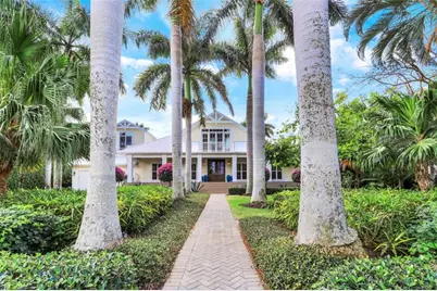 154 4th Ave N, Naples, FL 34102 - Photo 4