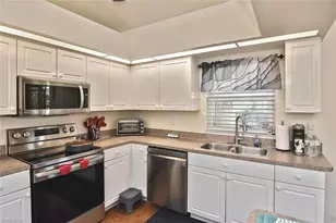 425 NW 20th Pl, Cape Coral, FL 33993 - Photo 14