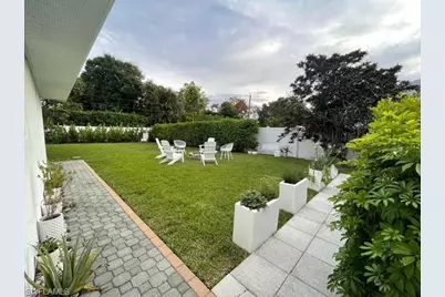 1282 Illinois Dr, Naples, FL 34103 - Photo 24