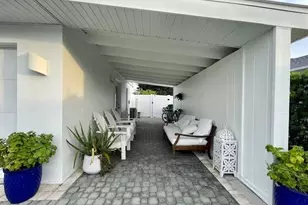 1282 Illinois Dr, Naples, FL 34103 - Photo 4