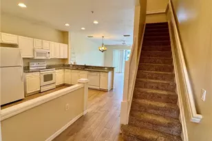 860 Hampton Cir, Naples, FL 34105 - Photo 2