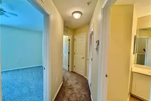 860 Hampton Cir, Naples, FL 34105 - Photo 14