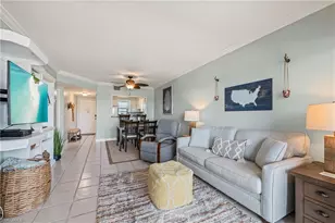 803 River Point Dr, Naples, FL 34102 - Photo 4