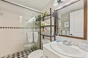 803 River Point Dr, Naples, FL 34102 - Photo 14