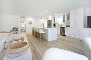 1910 Gulf Shore Blvd N, Naples, FL 34102 - Photo 2