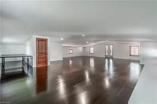 1160 8th St S, Naples, FL 34102 - Photo 44