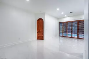 1160 8th St S, Naples, FL 34102 - Photo 8