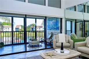613 Beachwalk Cir, Naples, FL 34108 - Photo 8