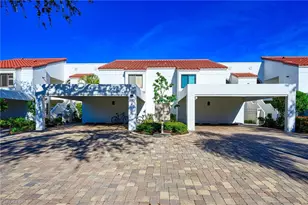 613 Beachwalk Cir, Naples, FL 34108 - Photo 2