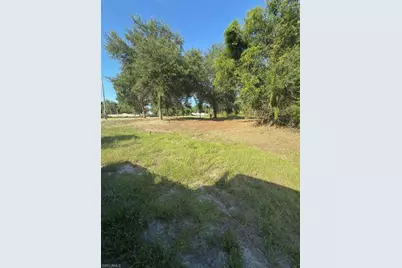 601 Columbus Blvd S, Lehigh Acres, FL 33974 - Photo 2