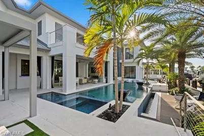 2201 Shad Ct, Naples, FL 34102 - Photo 16