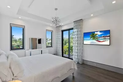 2201 Shad Ct, Naples, FL 34102 - Photo 10