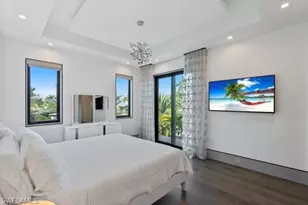 2201 Shad Ct, Naples, FL 34102 - Photo 10