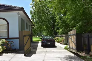 3670 8th Ave SE, Naples, FL 34117 - Photo 4