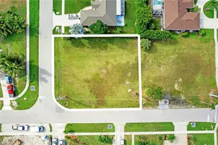 276 Tahiti Rd, Marco Island, FL 34145 - Photo 1