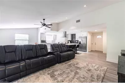 2345 Outrigger Ln, Naples, FL 34104 - Photo 6