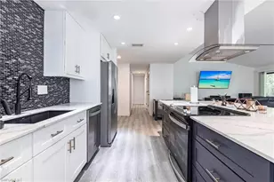 2345 Outrigger Ln, Naples, FL 34104 - Photo 8