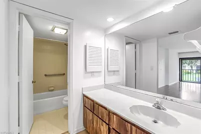 576 Retreat Dr #201, Naples, FL 34110 - Photo 20