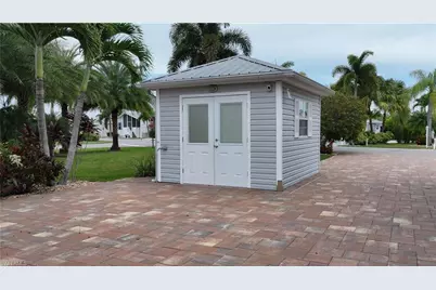 5672 Brightwood Dr, Fort Myers, FL 33905 - Photo 8