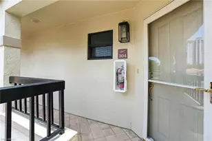 7032 Pelican Bay Blvd, Naples, FL 34108 - Photo 4