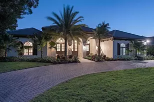 740 Banyan Blvd, Naples, FL 34102 - Photo 2