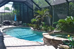 649 Bow Line Dr, Naples, FL 34103 - Photo 4