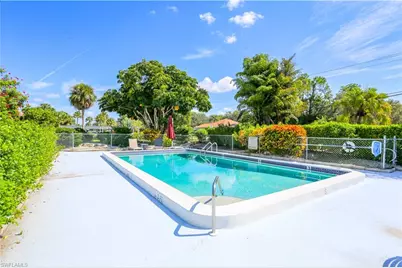 221 Cypress Way E #201, Naples, FL 34110 - Photo 6